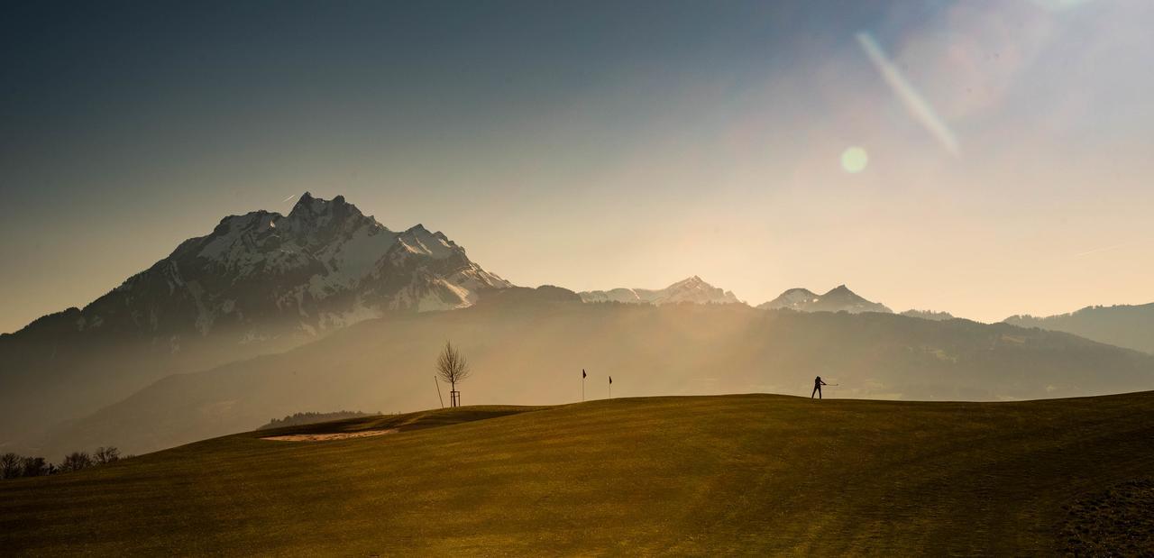 Gasthaus Badhof - Golfhotel Meggen Exteriör bild